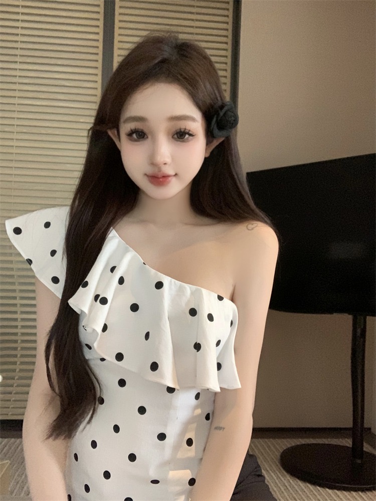 Quality French ruffled polka dot slanted shoulder sleeveless vest for women summer design hot girl outer top