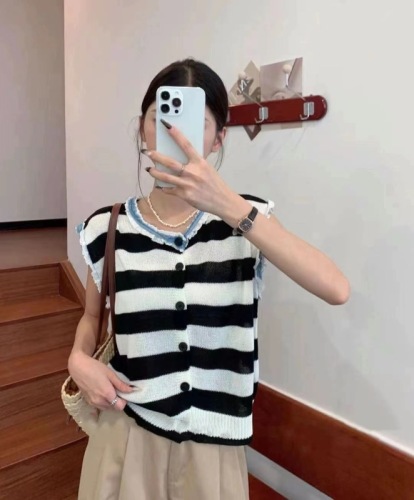 Round neck striped sleeveless vest for women Korean slim fit cardigan top 2024 new summer