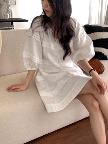 Resort style tie v-neck loose dress