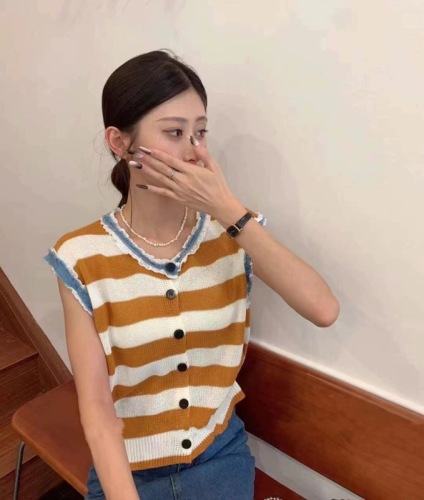 Round neck striped sleeveless vest for women Korean slim fit cardigan top 2024 new summer