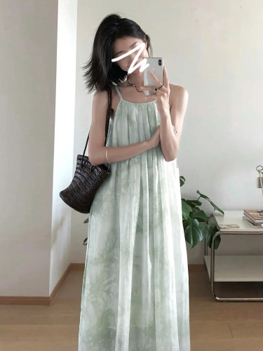 Green suspender dress for women summer 2024 new French niche design temperament slim long skirt for small people