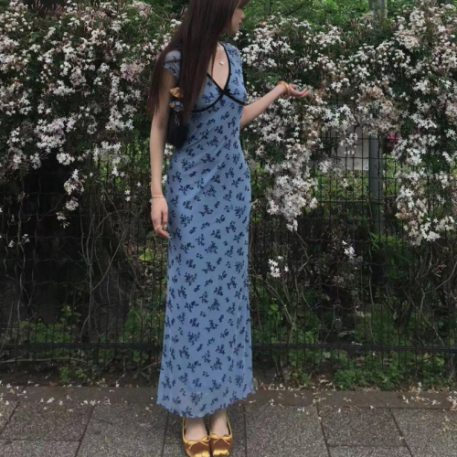 Tea break French blue v-neck floral dress for women summer 2024 new style high-end slim hip-covering long skirt