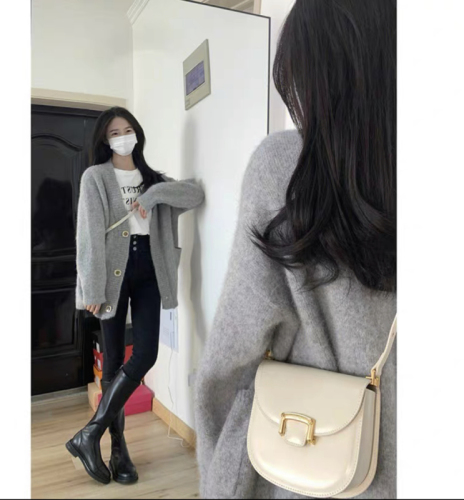 Pink v-neck sweater jacket for women in spring and autumn, soft and lazy oversize knitted cardigan for autumn and winter wear