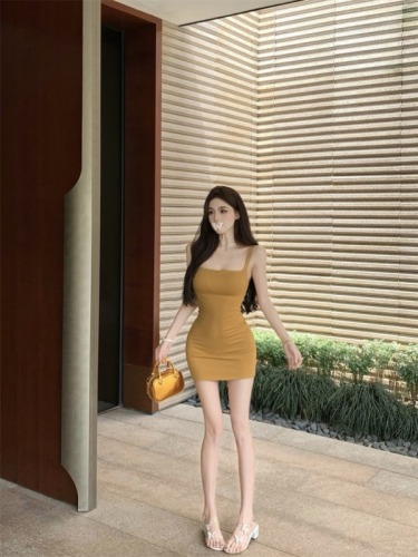 Actual shot of waist-slimming Kendou Roman knitted hollow square-neck suspender dress with hot girl temperament