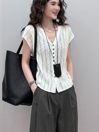 Design niche hollow cardigan women's summer temperament short-sleeved linen sweater V-neck casual slimming top