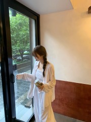 Actual shot of design, temperament, tube top, summer texture, cotton and linen floor-length trousers, thin shirt, sun protection for women