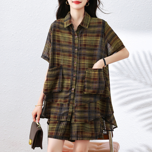 Real shot of large size fashionable shorts suit for women 2024 summer new slim and stylish casual retro plaid two-piece set