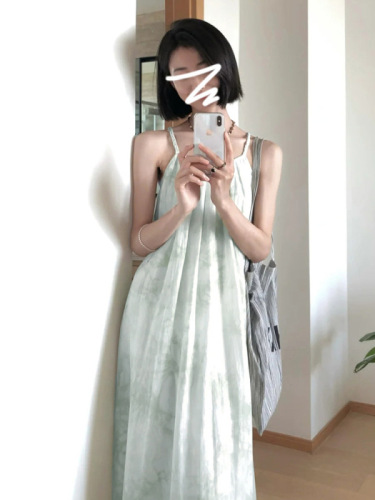 Green suspender dress for women summer 2024 new French niche design temperament slim long skirt for small people