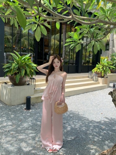 Real shot!  Temperamental pink tube top suit for women in summer pure lust halter top with drapey high-waisted straight trousers