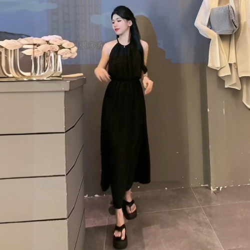 French sweet sleeveless halterneck suspender dress for women summer 2024 new style small seaside vacation long dress