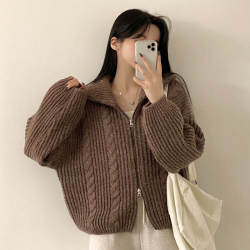 Real shot of plus size women's fat mm turtleneck sweater Korean style thickened solid color twist zipper long-sleeved cardigan knitted jacket