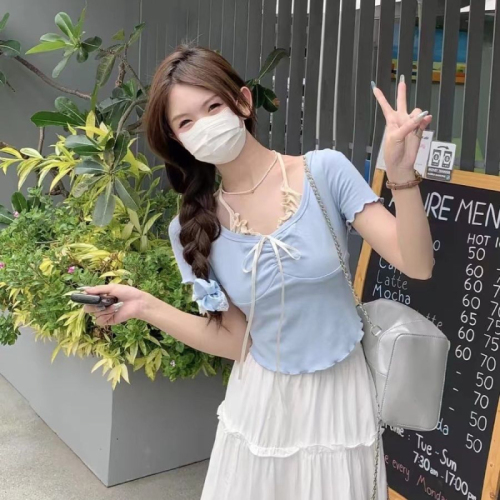 Fake two-piece stitching contrasting color halter neck short-sleeved T-shirt for women summer new design niche short top