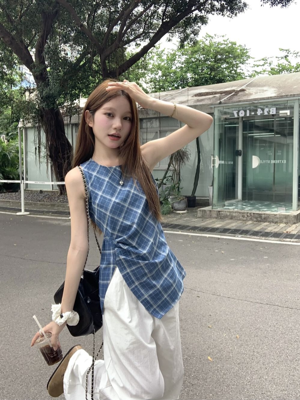 Real shot of French chic retro blue plaid vest for women with side slits sleeveless top