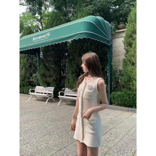 2024 new women's high-end and elegant lady waist skirt French style sleeveless dress autumn clothing