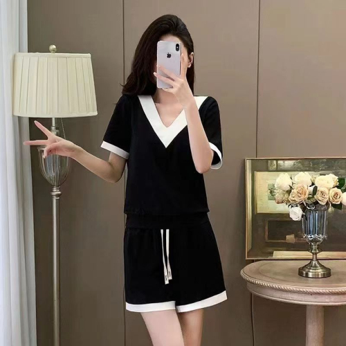 Imitation cotton milk silk 2024 new sports suit T-shirt shorts suit women's summer short-sleeved two-piece trendy set