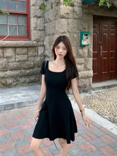 Real shot French waist sweet and spicy black small A-line short-sleeved dress summer 2024 new short skirt