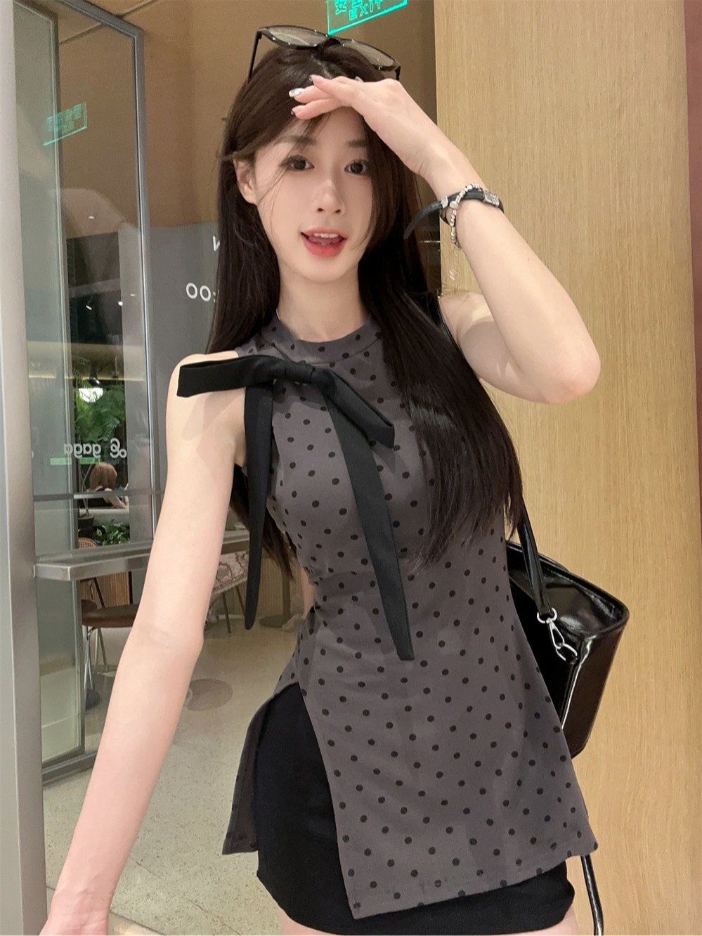 Real shot ~ Slim fit irregular T-shirt for women, summer fashion, unique polka dots, age-reducing slimming top