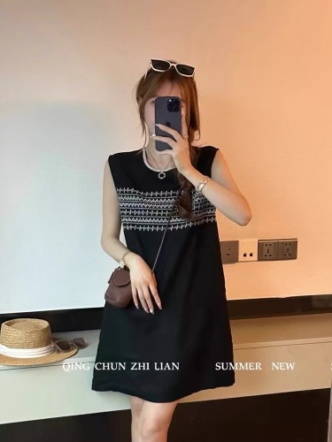 Girlfriends' outfit, round neck linen sleeveless dress, women's European summer new Korean style slimming casual dress trend