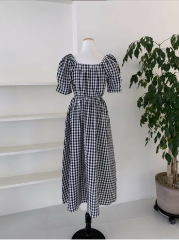 Korean chic summer age-reducing retro niche temperament exposed collarbone square collar plaid waist puff sleeve dress for women