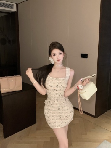 Real shot of heavy industry royal lady's fragrant dress, high-end, slimming, pure desire, rich girl's gentle vest dress