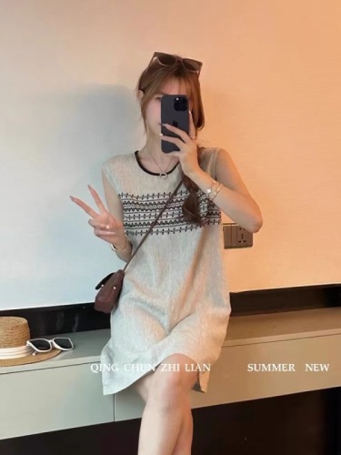 Girlfriends' outfit, round neck linen sleeveless dress, women's European summer new Korean style slimming casual dress trend