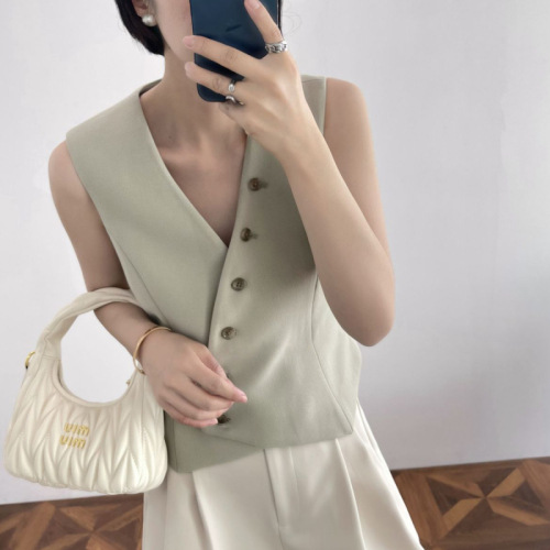 Quality Inspection Officer Picture Spring and Summer Fashionable and Versatile Textured V-neck Sleeveless Inner and Outer Suit Vest Short Top for Women