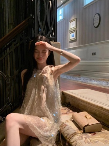 YIYIWANG The stars in your eyes ~ Starry sequins, shoulder-length halterneck dress, women's high-end short skirt