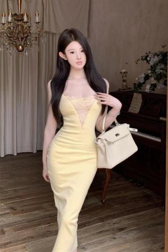 Real shot of deep V lace splicing knitted dress mid-length slim fit