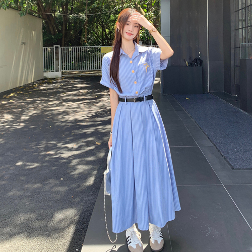 Literary temperament blue striped short-sleeved dress for women summer 2024 new style waist A-line slim fashion long skirt