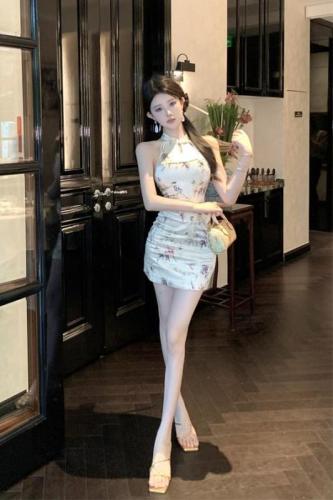 Real shot of hot girl’s improved cheongsam dress, slim fit and short style