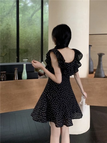 Real shot!  Summer floral ruffled Korean dress with elegant waist and slimming dress