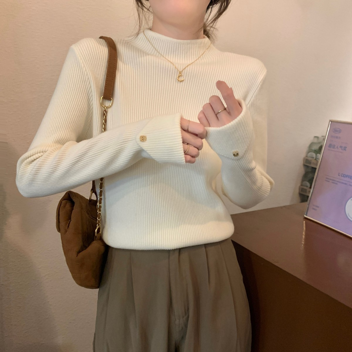 春秋2024新款別致半高領毛衣高級感內搭長袖修身針織打底衫女上衣