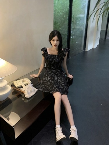 Real shot!  Summer floral ruffled Korean dress with elegant waist and slimming dress