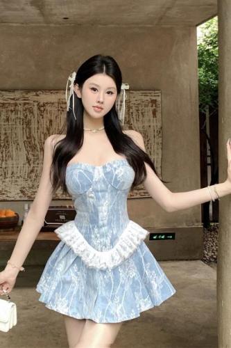 Real shot of hot girl lace stitching tube top princess puffy dress short style