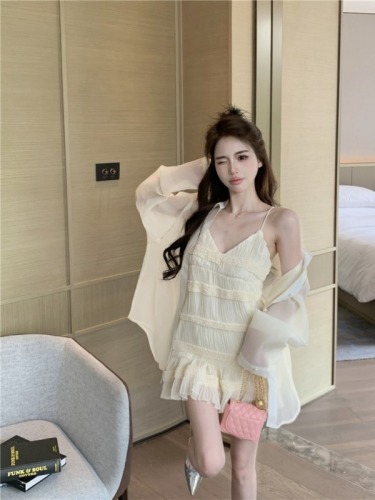 Real shot!  Summer lazy style thin sun protection cardigan V-neck pleated suspender dress two-piece suit