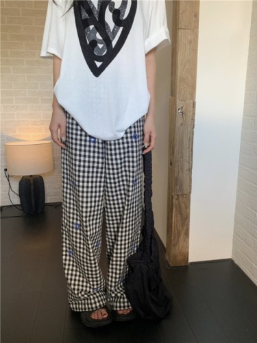 Actual shot of love printed flocked loose round neck short sleeves + plaid printed straight floor mopping trousers