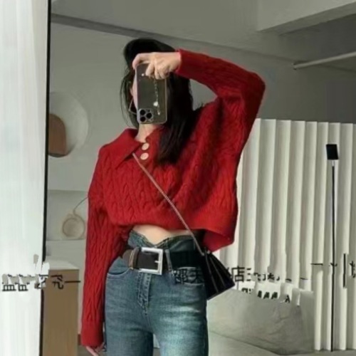 Sweater manufacturer is launching 2024 version of Xiaoxiangfeng autumn style age-reducing clothing Hepburn style sweater for women