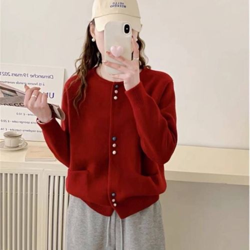 2024 Spring and Autumn New Style Western Style Knitted Sweater Cardigan Women's Korean Style Casual Three-Color Button Design Small Sweater