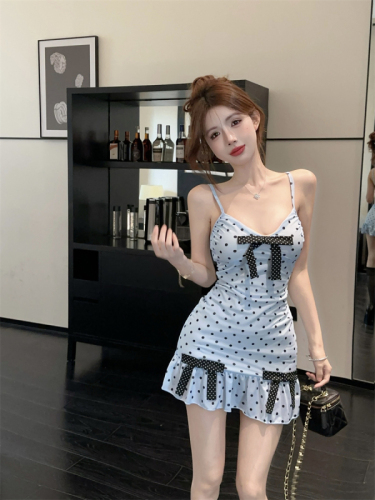 Fashionable retro ins polka dot suspender dress with cute bow, slim fit and ruffled hip-hugging short skirt