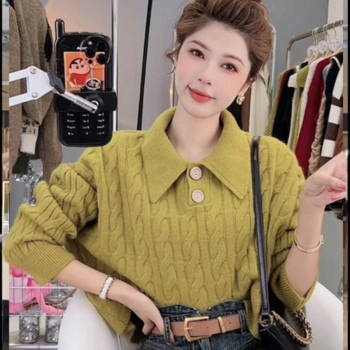 Sweater manufacturer is launching 2024 version of Xiaoxiangfeng autumn style age-reducing clothing Hepburn style sweater for women