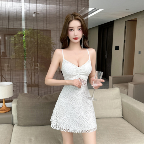 Real shot of lace suspender skirt, sexy low-cut V-neck skirt, waist slimming waist-revealing dress with ruffles for women