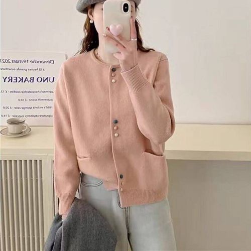 2024 Spring and Autumn New Style Western Style Knitted Sweater Cardigan Women's Korean Style Casual Three-Color Button Design Small Sweater