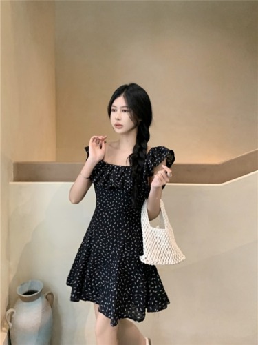 Real shot!  Summer floral ruffled Korean dress with elegant waist and slimming dress