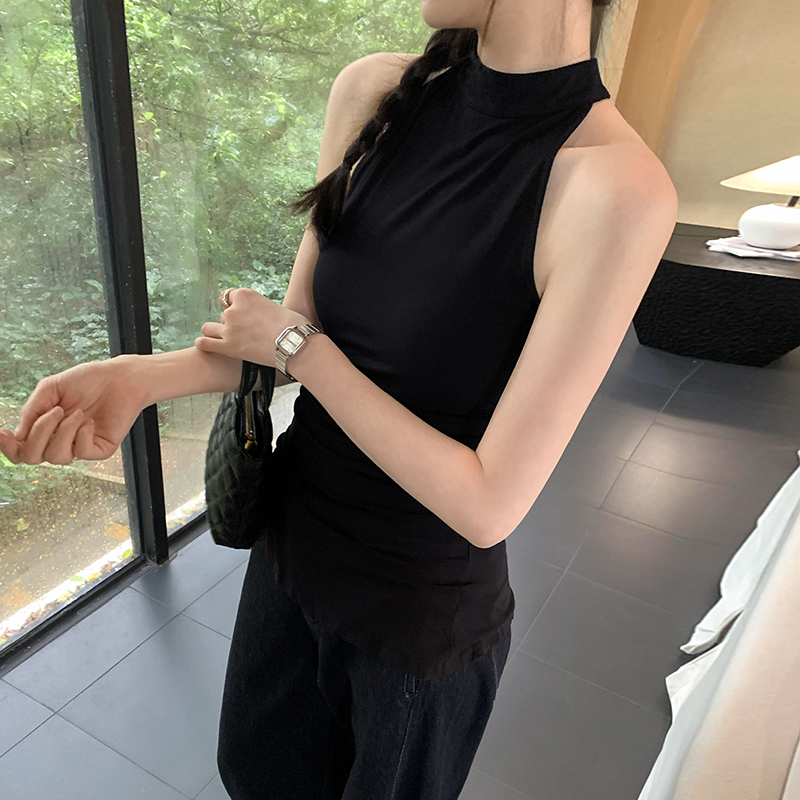 Actual pictures of sexy hot girls' slim-fitting halterneck vests for women's summer outer wear, waist-cinching pleated slimming tops