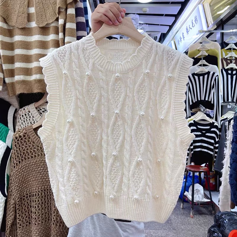 2024 Autumn and Winter French Sweet Pearl Twist Round Neck Pullover Vest Versatile Warm Sleeveless Vest Top for Women