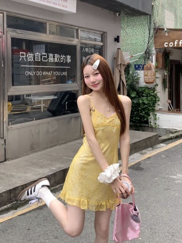 Real shot lemon yellow retro lace stitching embroidered letters waist slimming suspender skirt for women