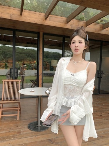 Actual shot ~ Women's lace sunscreen shirt + bow lace camisole + skirt three-piece set