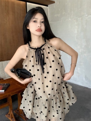 Actual shot~Pure Desire Wave Dot Flocking Temperament Western Dress Small Man Looks Slim Loose Halter Top