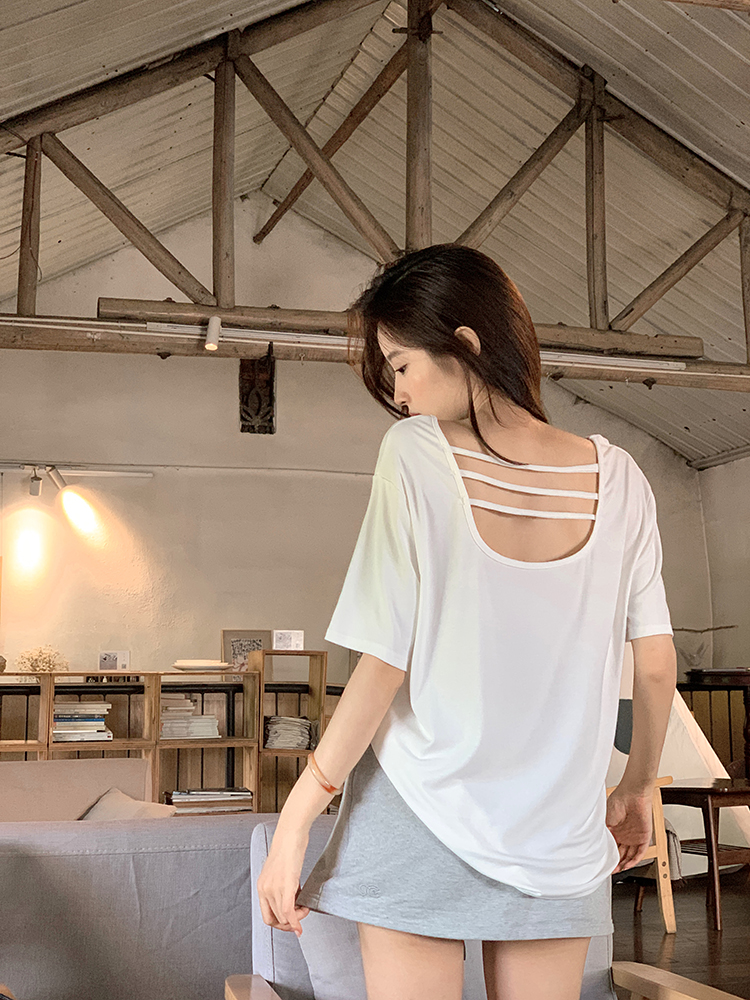 Actual shot ~ Women's half-sleeved top with hole-in-the-back design niche short-sleeved T-shirt