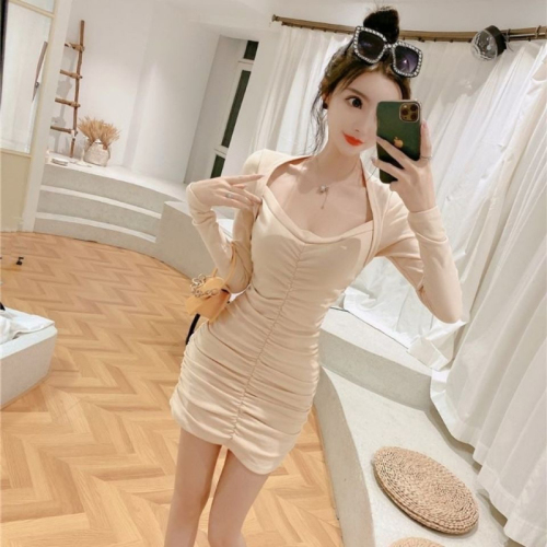 Pleated tight bottoming dress for women 2024 autumn new arrival temperament sexy nightclub slim fit hip-hugging short skirt